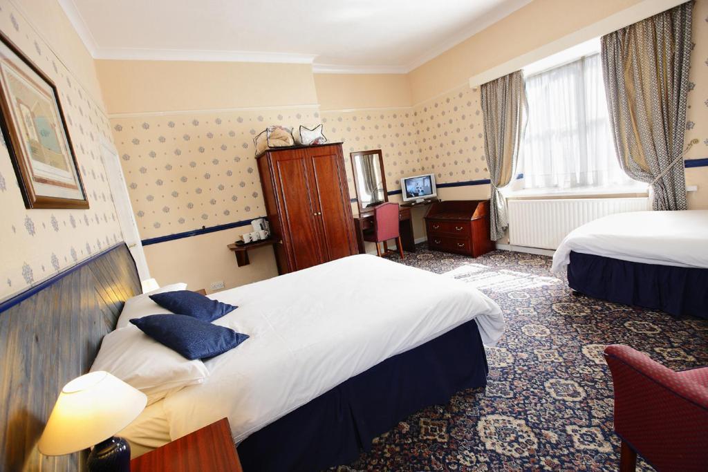The Black Lion Royal Hotel Lampeter Camera foto