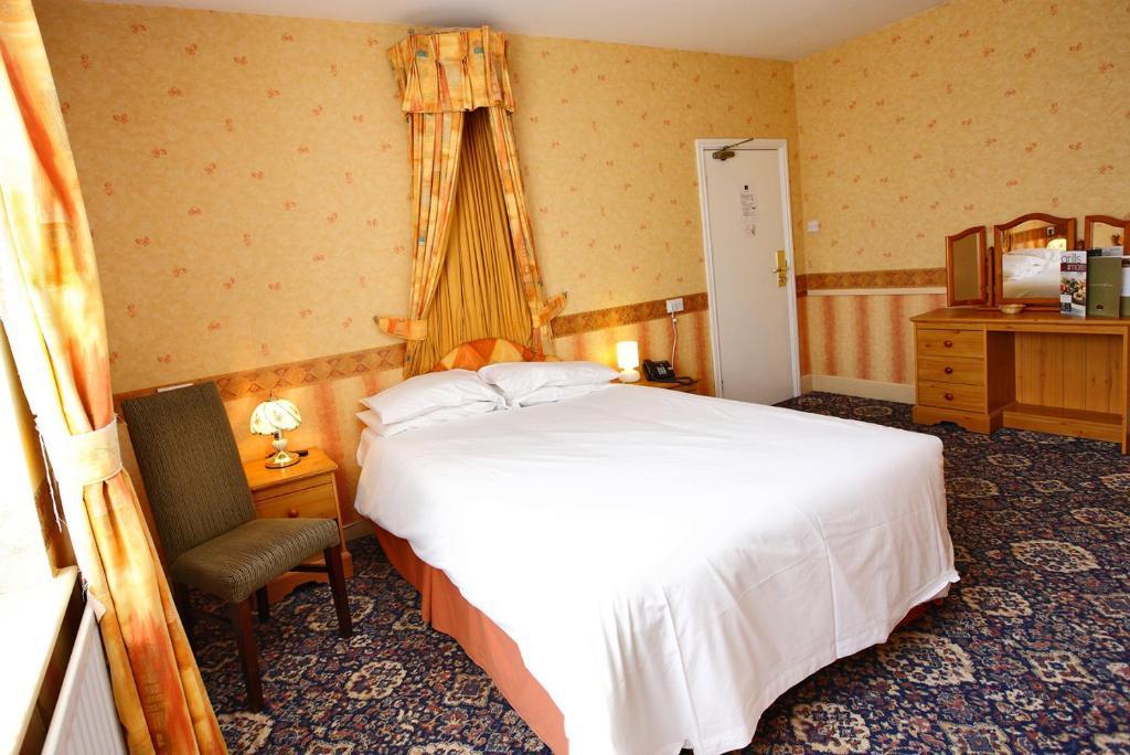 The Black Lion Royal Hotel Lampeter Camera foto