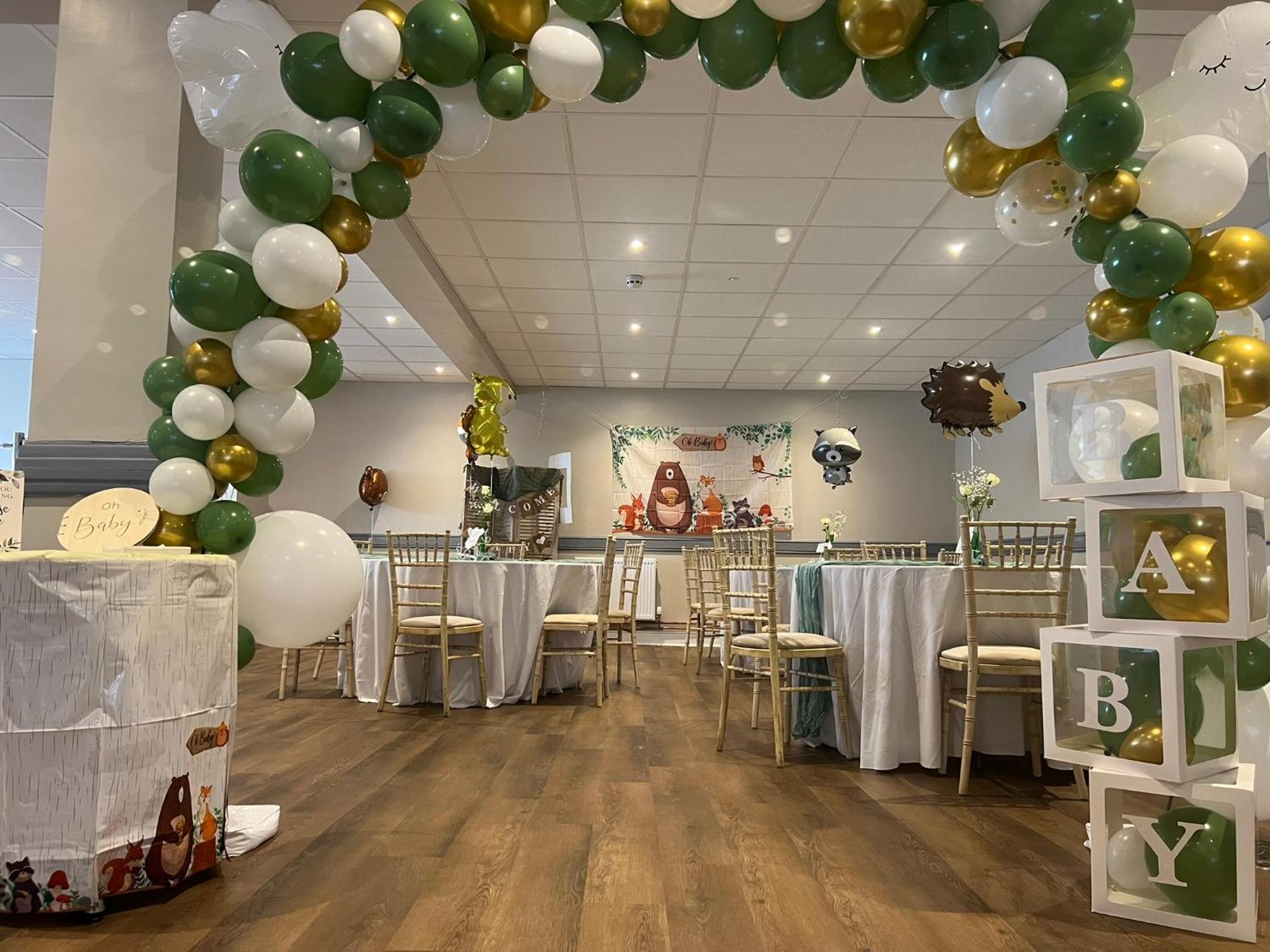 The Black Lion Royal Hotel Lampeter Esterno foto